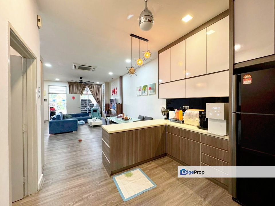 Taman Kempas Indah / Double Storey Terrace , Johor, Johor Bahru