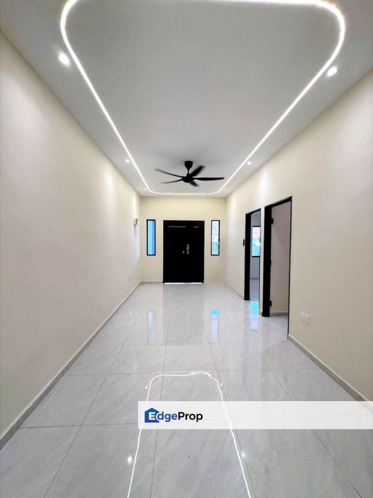 Taman Universiti / Jalan Penyiaran / Single Storey Terrace , Johor, Skudai