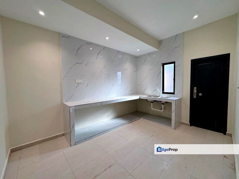 Taman Universiti / Jalan Penyiaran / Single Storey Terrace , Johor, Skudai