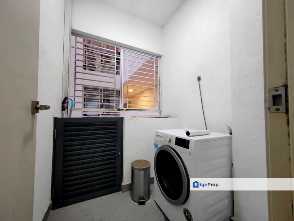 Raffle Suites / Danga Sutera / Condominiums , Johor, Skudai