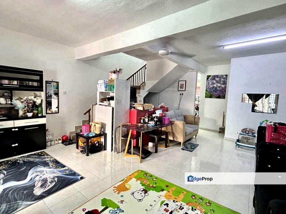 Taman Universiti / Jalan Penyiaran / Double Storey Terrace , Johor, Skudai