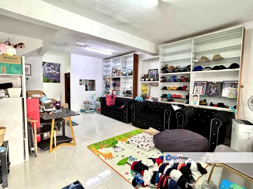 Taman Universiti / Jalan Penyiaran / Double Storey Terrace , Johor, Skudai