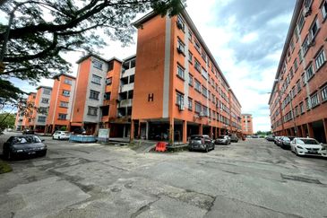 Taman Pulai Utama Flat
