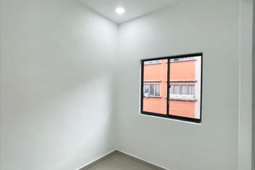 Taman Pulai Utama Flat
