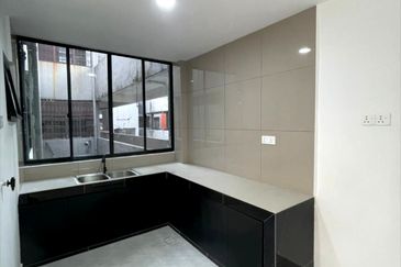 Taman Pulai Utama Flat