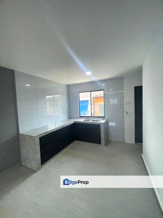 Taman Universiti / Jalan Kejayaan / Single Storey Low Cost , Johor, Skudai