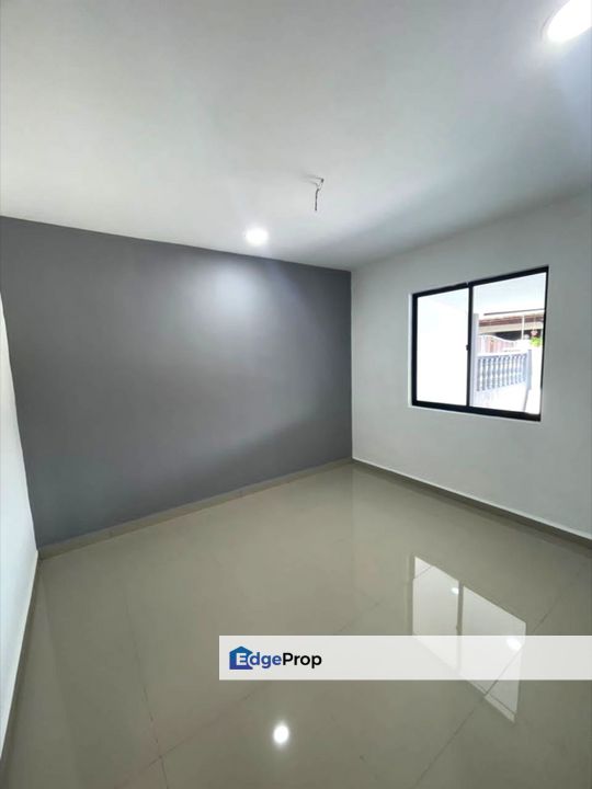 Taman Universiti / Jalan Kejayaan / Single Storey Low Cost , Johor, Skudai