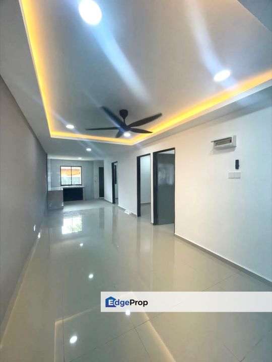 Taman Universiti / Jalan Kejayaan / Single Storey Low Cost , Johor, Skudai