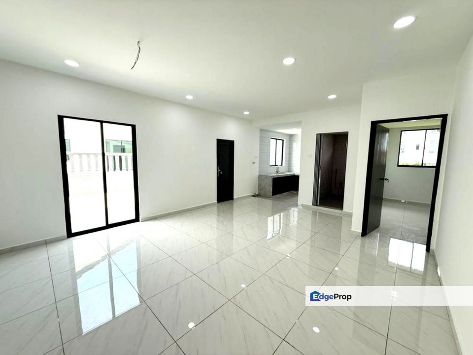 Taman Masai / Jalan Bunga Kekwa / Single Storey Semi D , Johor, Masai