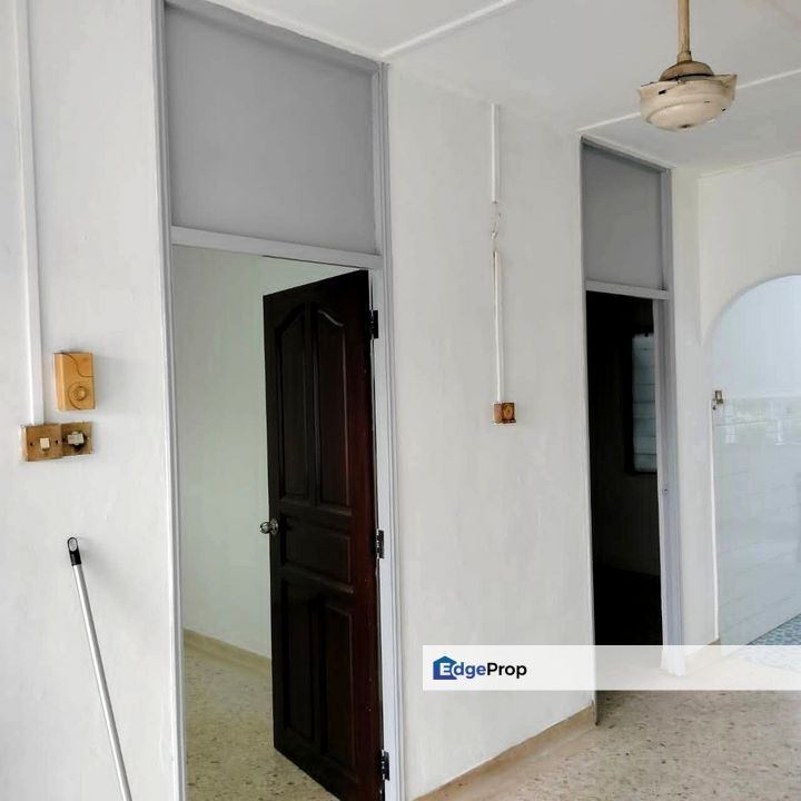 Taman Ungku Tun Aminah / Jalan Perwira / Single Storey Terrace , Johor, Skudai