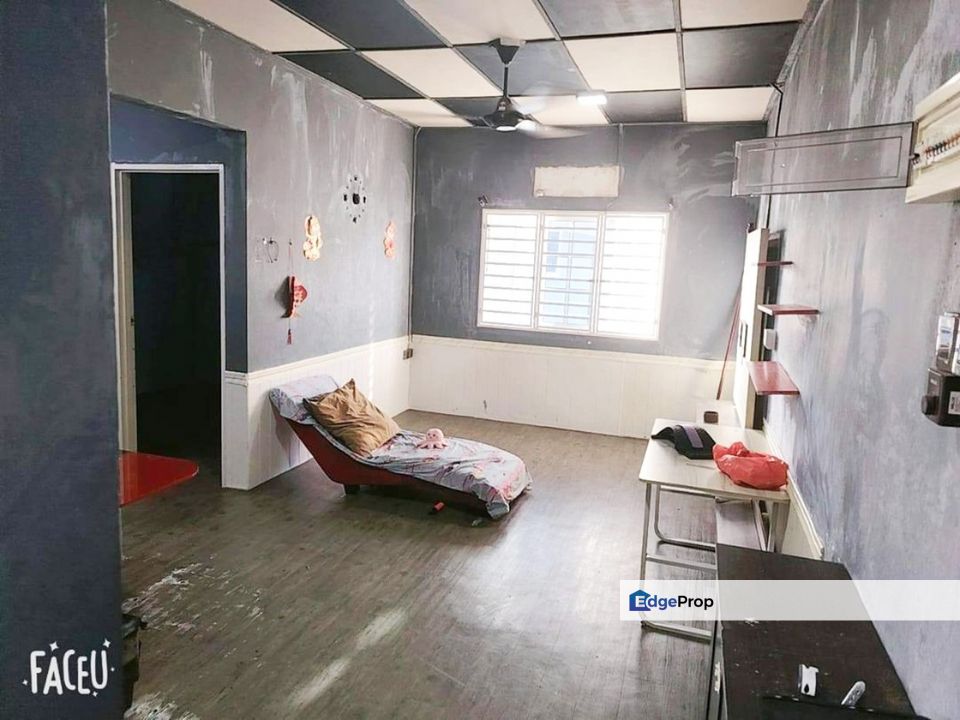 Taman Pelangi Indah / Jalan Cantik / Low Cost Flat , Johor, Ulu Tiram