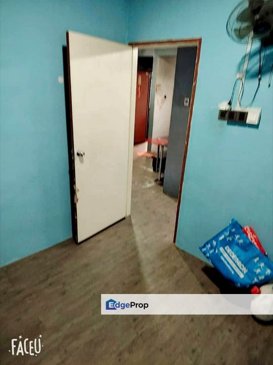 Taman Pelangi Indah / Jalan Cantik / Low Cost Flat , Johor, Ulu Tiram