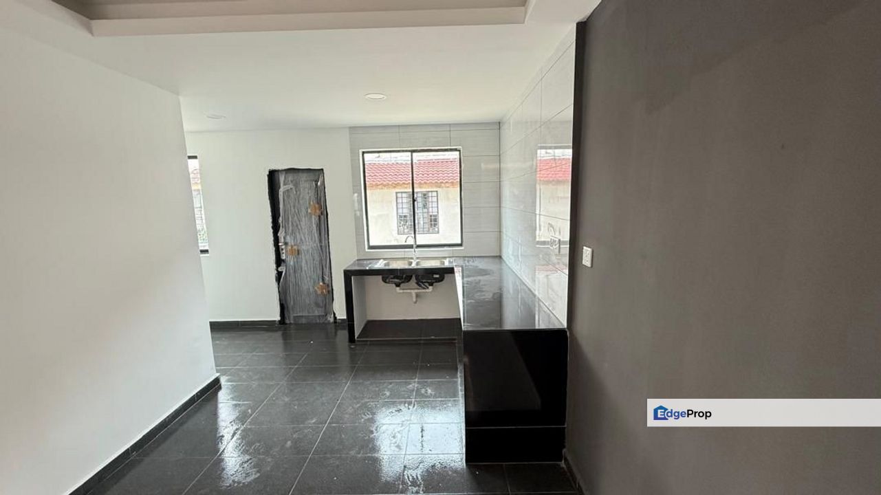 Taman Mawar / Pasir Gudang / Double Storey Terrace , Johor, Pasir Gudang