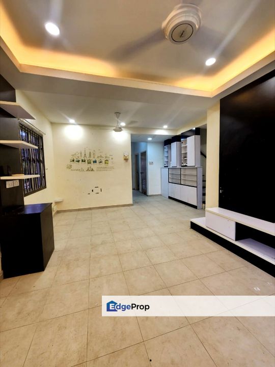 Ros Villa / Taman Tampoi Indah / Townhouse , Johor, Tampoi