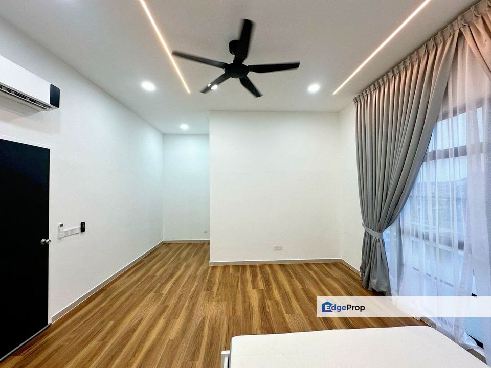 Eco Botanic 2 / The Borough / Double Storey Terrace , Johor, 