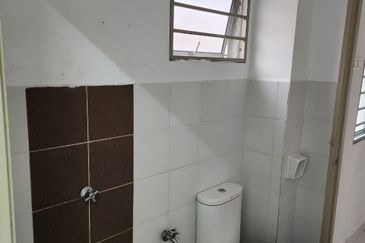 Rafflesia, Pelangi Semenyih 2 for Rent