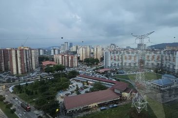 Nikka City Sentral@Bandar Sri Permaisuri K.L. room for Rent