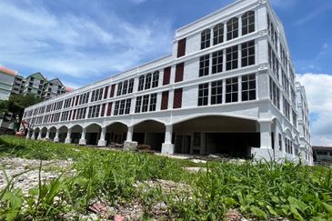 Georgetown Shoplot For Sale