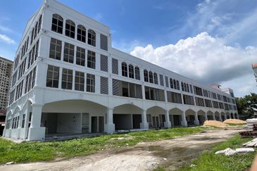 Georgetown Shoplot For Sale