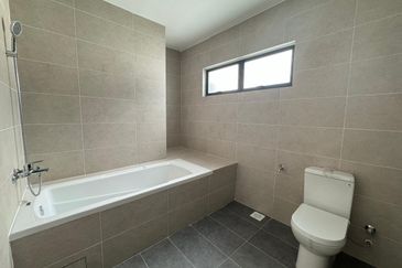 Zero Down Payment 3 Storey Link House @ U10 Shah Alam