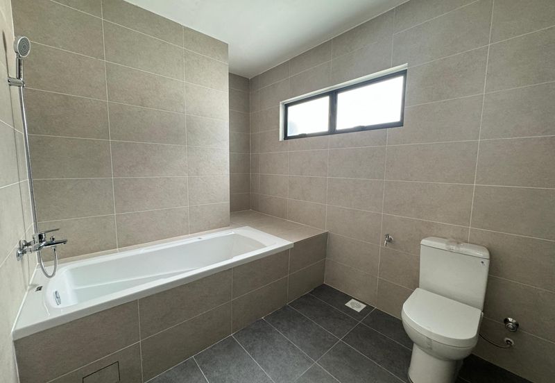 Zero Down Payment 3 Storey Link House @ U10 Shah Alam