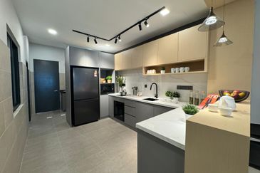 New 3 Storey Linkhouse near Bukit Jelutong