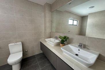 New Linkhouse for sale near to Bukit Jelutong