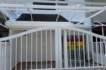 Newly renovated double storey @ Taman Impian Ehsan, Balakong, Seri Kembangan