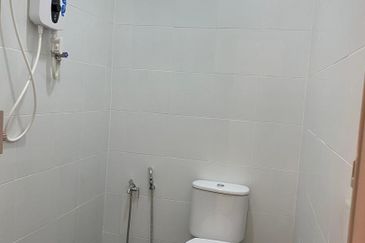 Newly renovated double storey @ Taman Impian Ehsan, Balakong, Seri Kembangan