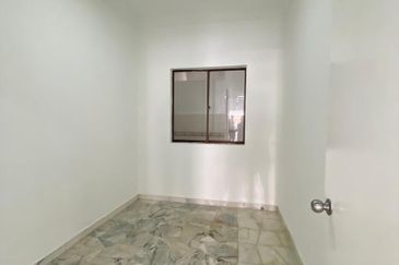 Newly renovated double storey @ Taman Impian Ehsan, Balakong, Seri Kembangan