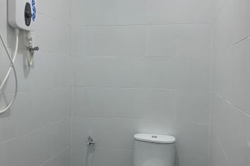 Newly renovated double storey @ Taman Impian Ehsan, Balakong, Seri Kembangan