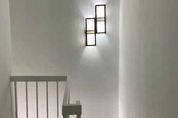 Newly renovated double storey @ Taman Impian Ehsan, Balakong, Seri Kembangan