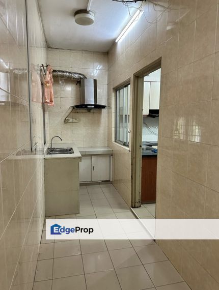 Facing South, Big Unit , Selangor, Puchong