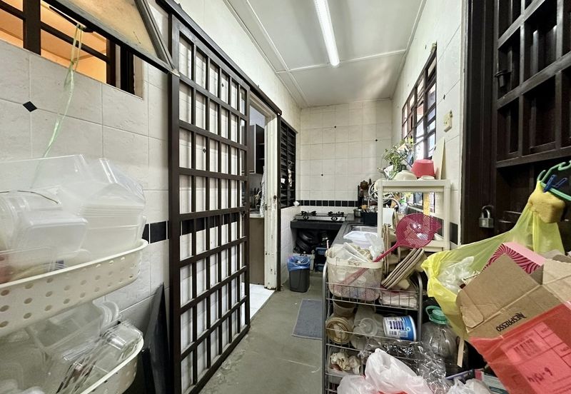 SL 13, Bandar Sungai Long