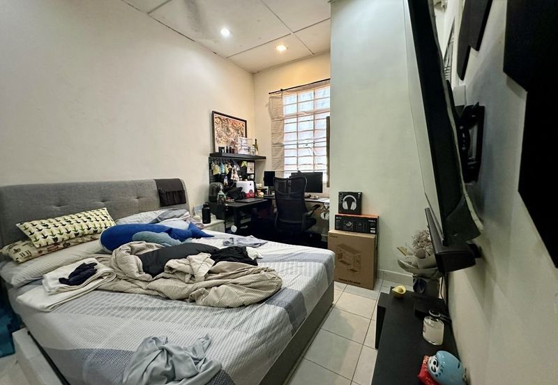 SL 13, Bandar Sungai Long