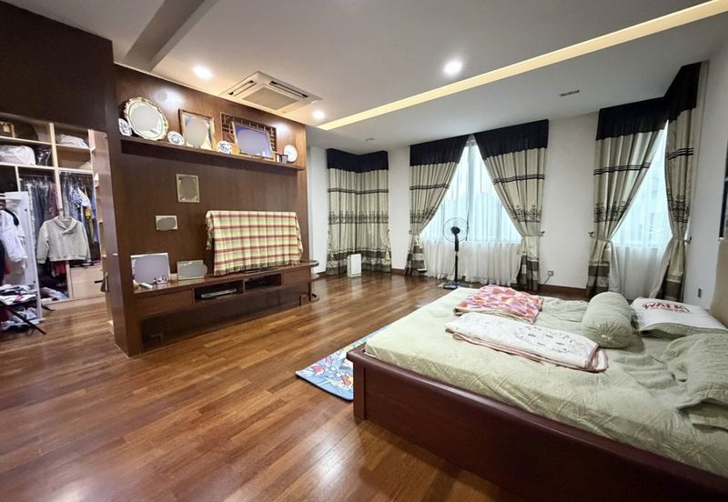 Bandar Tun Hussein Onn