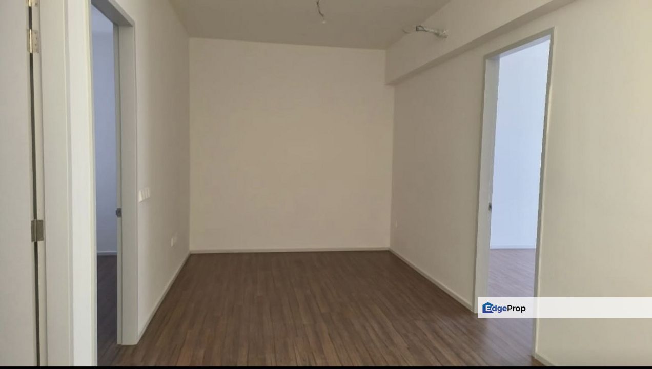 Freehold, Near Guard House, 3 Car Park Lot , Selangor, Seri Kembangan