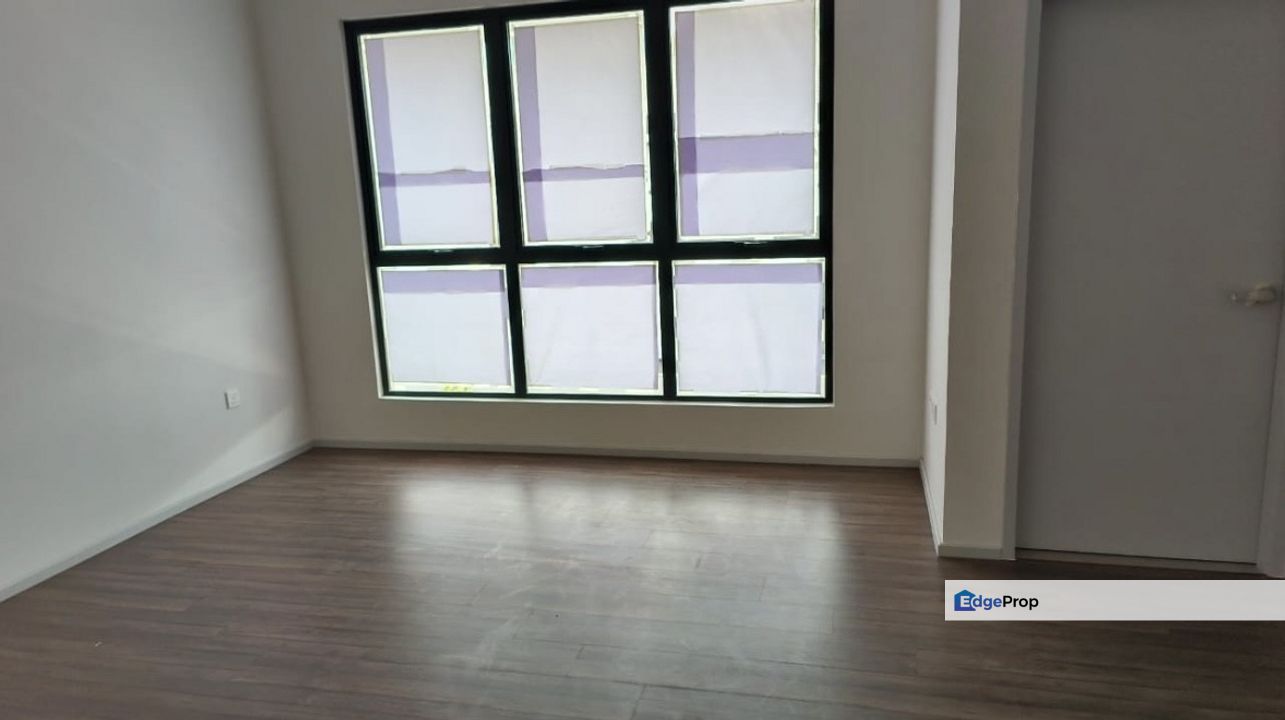 Freehold, Near Guard House, 3 Car Park Lot , Selangor, Seri Kembangan