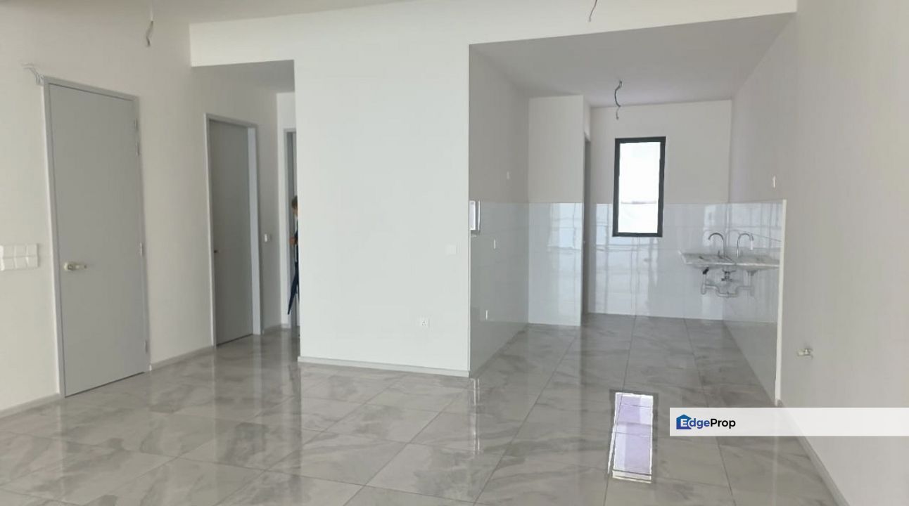 Freehold, Near Guard House, 3 Car Park Lot , Selangor, Seri Kembangan