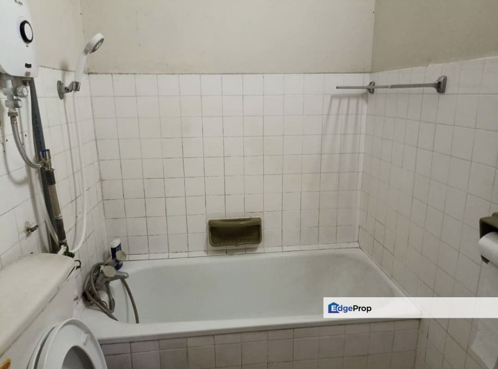 Big Terrace, Many Bedroom , Selangor, Seri Kembangan