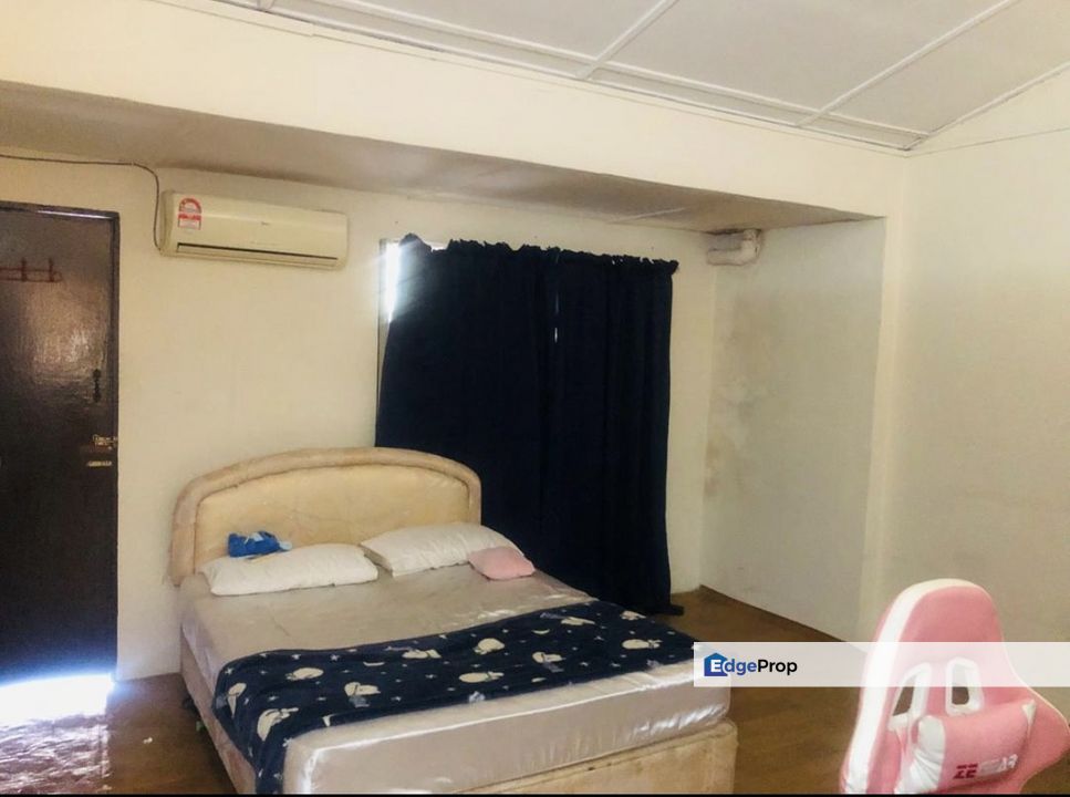 Extended kitchen and car porch, Freehold, Balcony , Selangor, Kajang