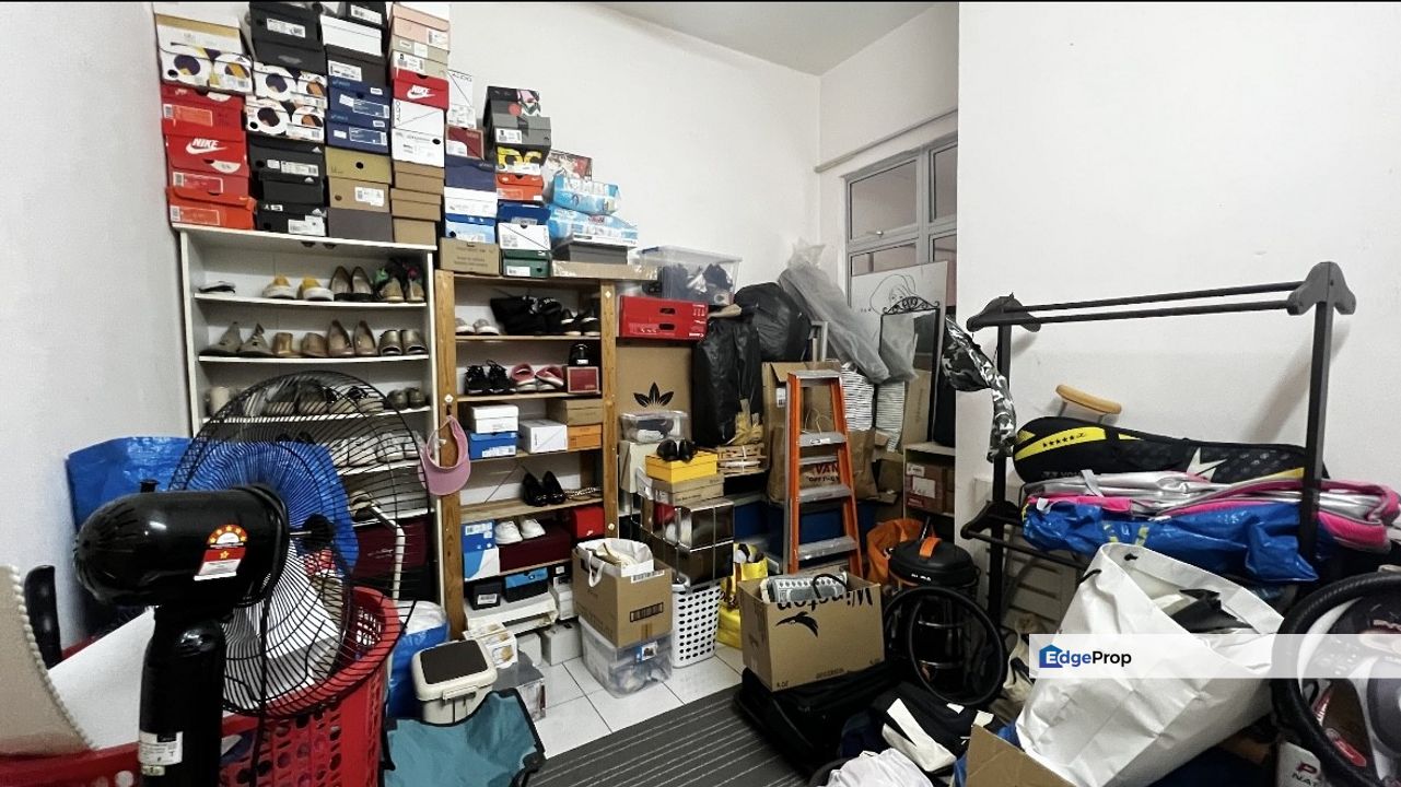 Gated Guarded, Kitchen Extended, Open Facing , Selangor, Balakong