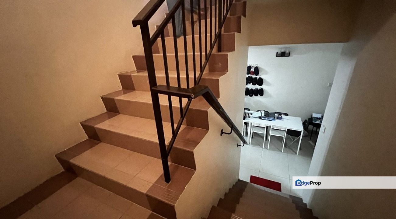 Gated Guarded, Kitchen Extended, Open Facing , Selangor, Balakong