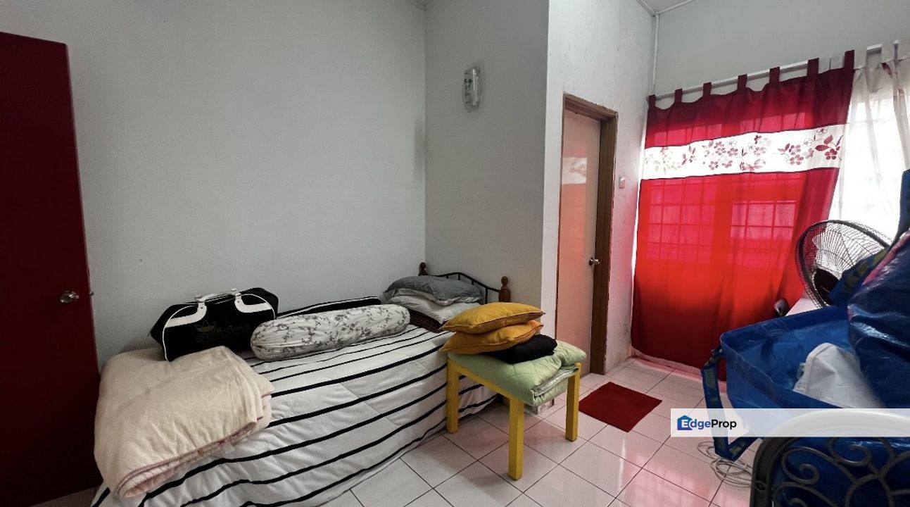 Gated Guarded, Kitchen Extended, Open Facing , Selangor, Balakong