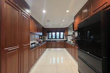 Bandar Tun Hussein Onn