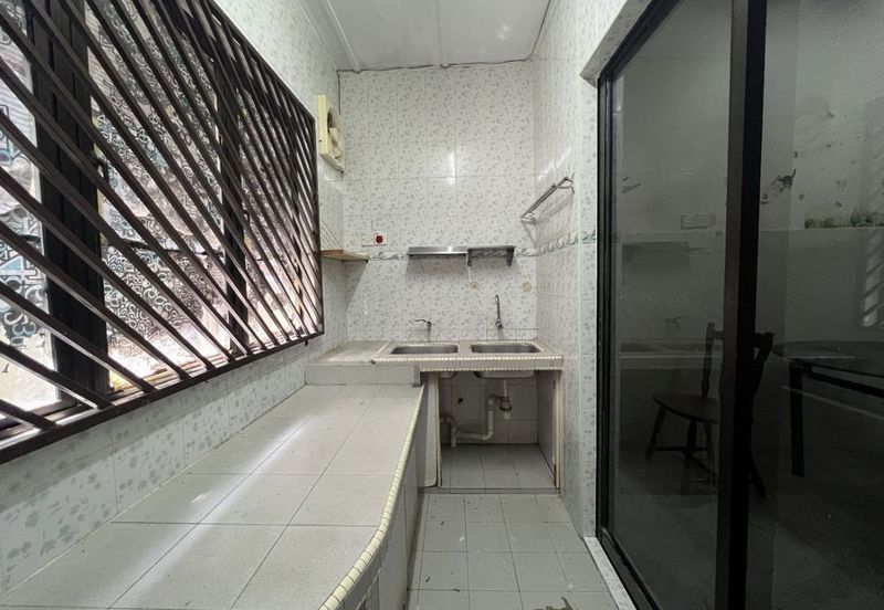 Persiaran Sungai Long 6