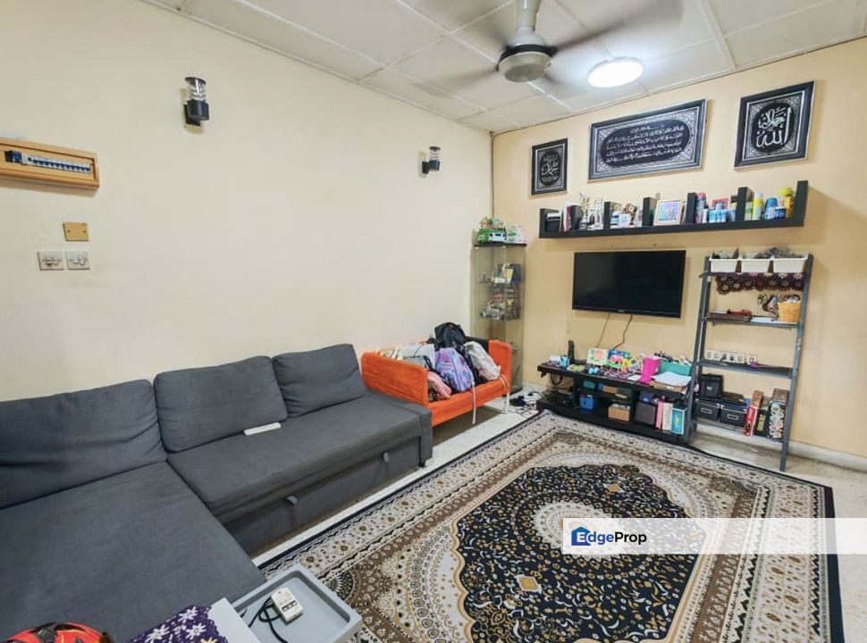 End Lot, Leasehold, Tenanted , Selangor, Ampang