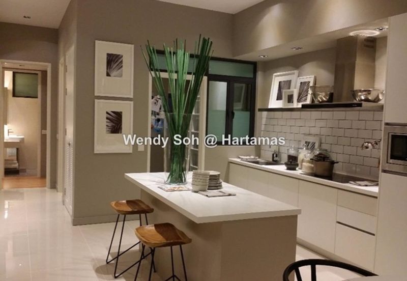 East Parc @ Menjalara