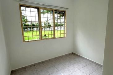 Sri Alpinia Apartment, Bandar Puteri, Puchong (Ground Floor) for RENT