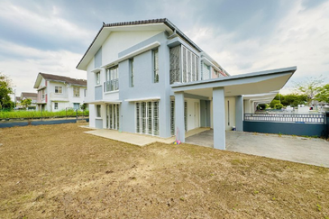 Ariza Elmina Gardens